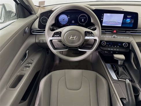 Used 2024 Hyundai Elantra SEL image 34