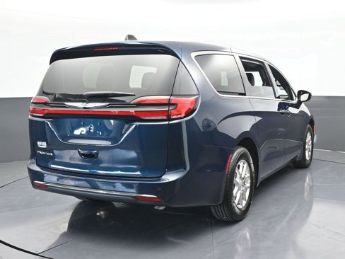 New 2025 Chrysler Pacifica Select image 5