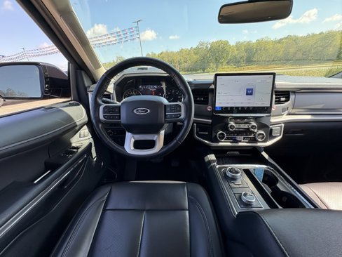 Used 2024 Ford Expedition Max XLT image 28