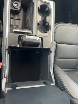 New 2025 Ford Expedition Platinum w/ Stealth Appearance Package image 15