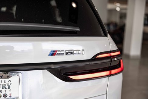 Used 2025 BMW X7 M60i w/ Climate Comfort Package image 15