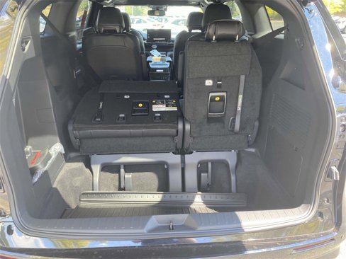 New 2025 Toyota Sienna Platinum image 10