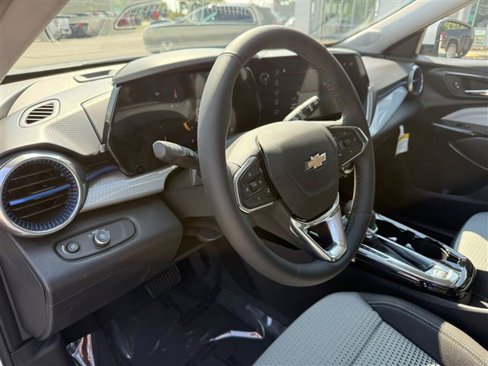 New 2025 Chevrolet Trax LT w/ LT Convenience Package image 2