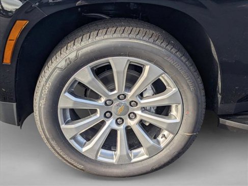 New 2026 Chevrolet Suburban Premier image 8