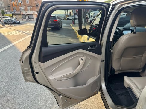 Used 2018 Ford Escape SEL image 18