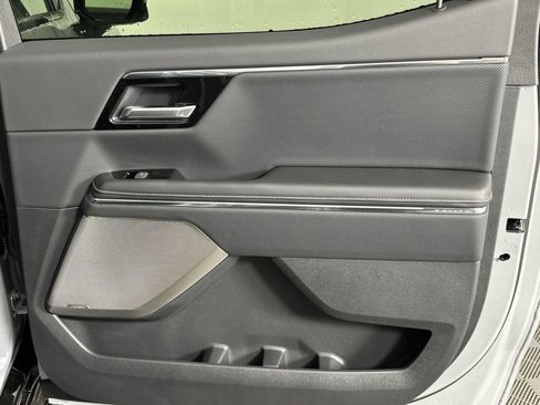 New 2025 GMC Sierra EV Denali image 16