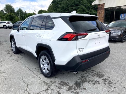 Used 2024 Toyota RAV4 LE image 5