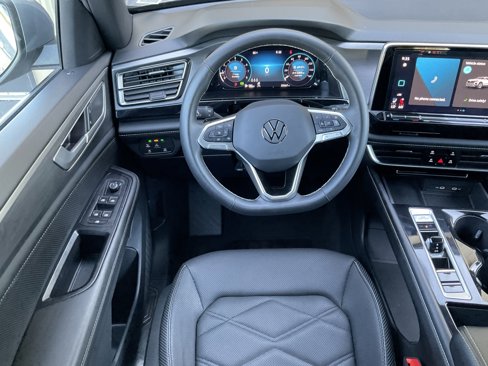 Used 2024 Volkswagen Atlas Cross Sport SE image 21