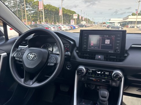 Used 2022 Toyota RAV4 XLE image 17