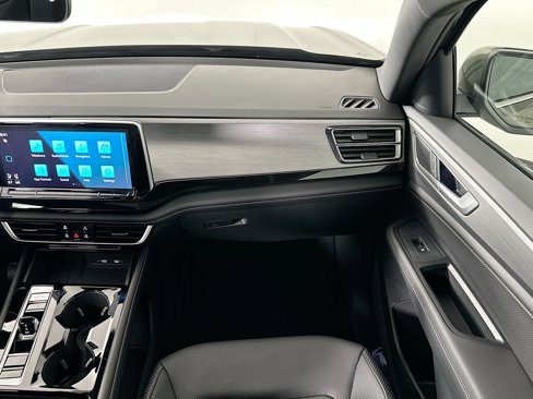 New 2025 Volkswagen Atlas Cross Sport SE image 25