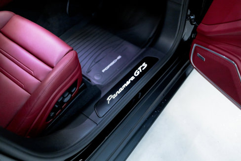 Used 2023 Porsche Panamera GTS image 44