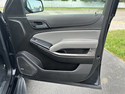 Used 2019 Chevrolet Suburban LT image 11