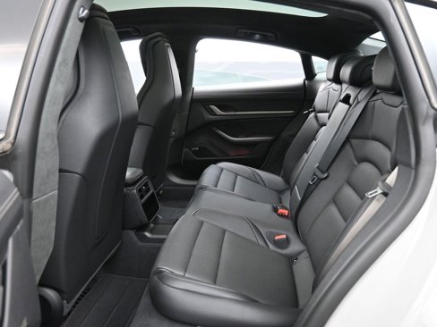 New 2025 Porsche Taycan Turbo image 27