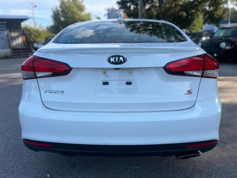 Used 2018 Kia Forte S image 3