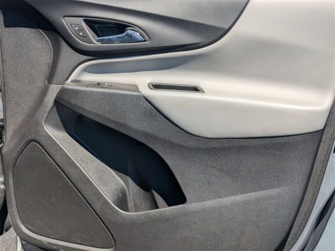 Used 2024 Chevrolet Equinox LT image 32