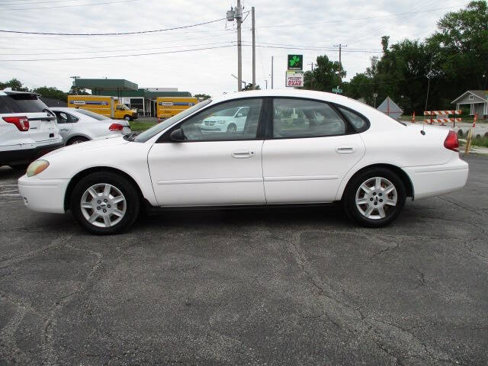 Used 2004 Ford Taurus LX image 3