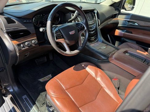 Used 2017 Cadillac Escalade Premium Luxury w/ LPO, Radiant Package image 15