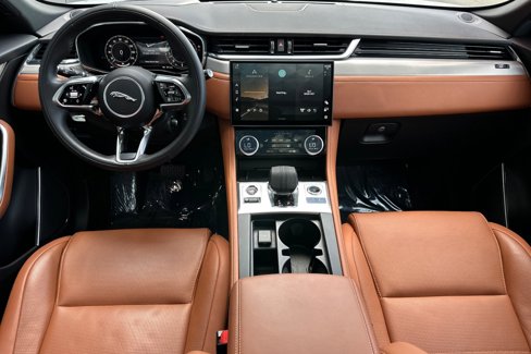 Used 2025 Jaguar F-PACE R-Dynamic S image 14