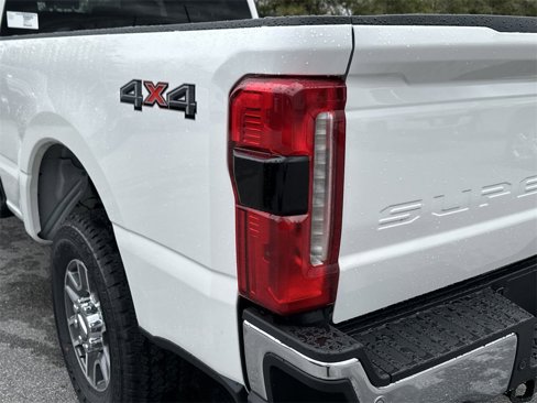 New 2025 Ford F250 Lariat image 12