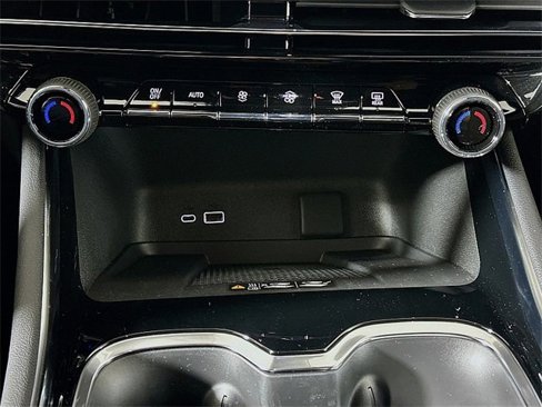 New 2026 Chevrolet Traverse LT w/ LPO, Floor Liner Package image 17