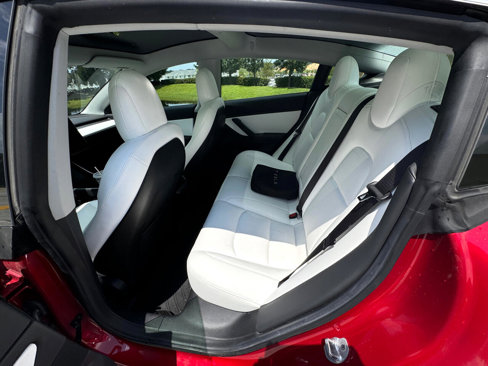 Used 2019 Tesla Model 3 Long Range image 18