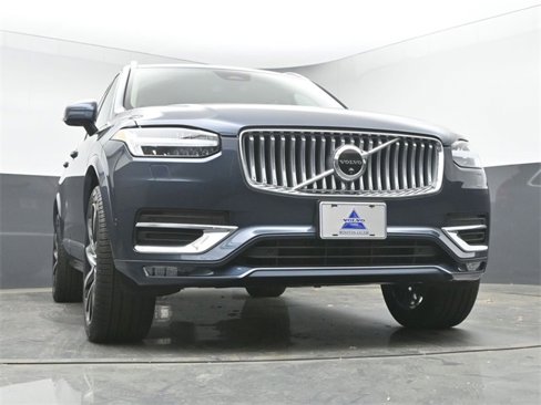 Used 2025 Volvo XC90 B6 Plus w/ Protection Package Premier image 38