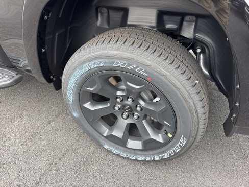New 2026 RAM 1500 4x4 Crew Cab image 6