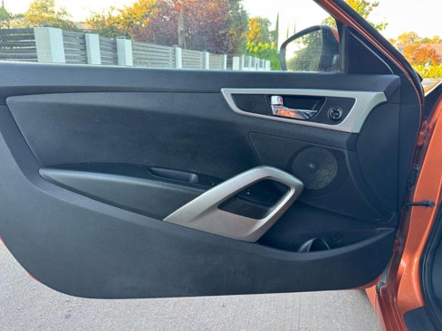 Used 2012 Hyundai Veloster image 11