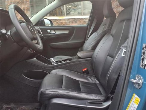 Used 2023 Volvo XC40 B5 Plus w/ Driver Assist Package image 19
