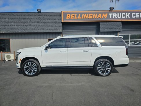 Used 2025 Cadillac Escalade ESV Premium Luxury image 8