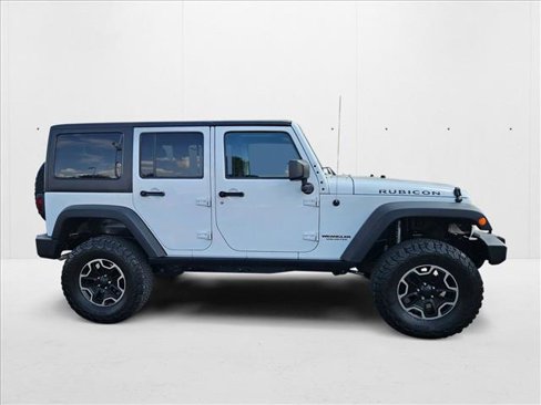 Used 2015 Jeep Wrangler Unlimited Rubicon w/ Connectivity Group image 4
