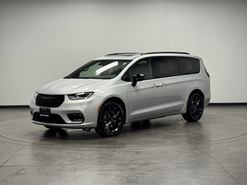 New 2026 Chrysler Pacifica Limited image 4
