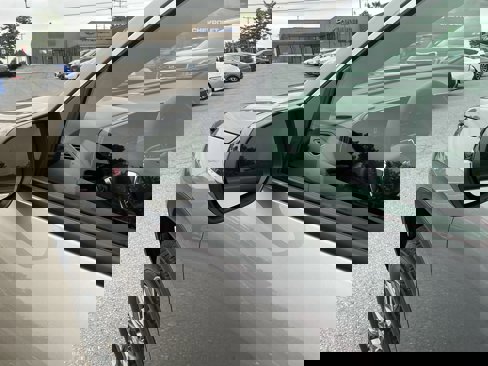 New 2026 Chevrolet Traverse LT image 12