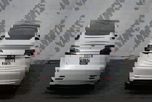 Used 2023 Tesla Model 3 Standard Range image 5