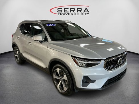 Certified 2023 Volvo XC40 B5 Plus w/ Protection Package Premier image 3