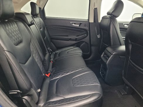Used 2024 Ford Edge Titanium image 19