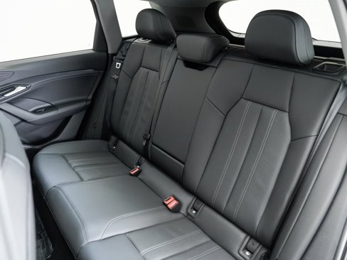 Certified 2025 Audi Q6 e-tron Premium w/ Convenience Package image 21