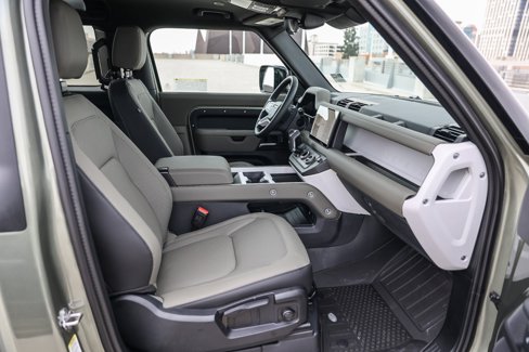 New 2025 Land Rover Defender 90 S image 18