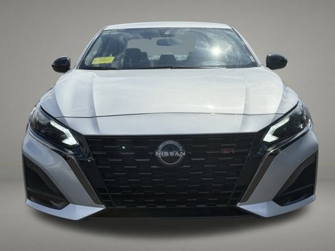 Used 2024 Nissan Altima 2.5 SR image 9
