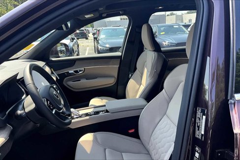 New 2026 Volvo XC90 B6 Plus image 13