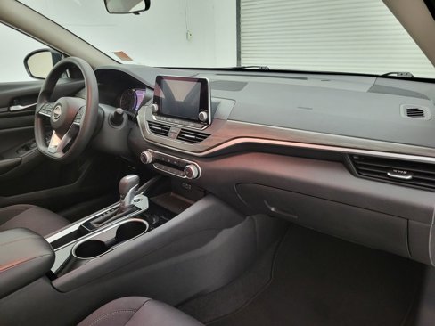 Used 2024 Nissan Altima 2.5 SV image 32