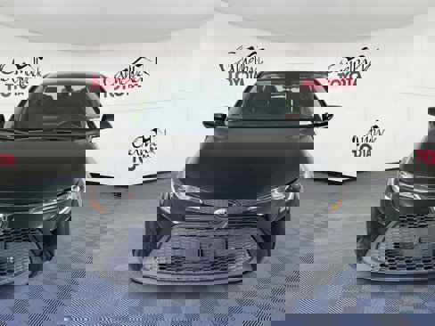 Used 2022 Toyota Corolla LE image 3