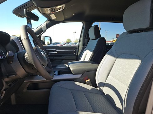 New 2026 RAM 1500 4x4 Crew Cab image 15