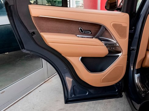 New 2025 Land Rover Range Rover SE image 44