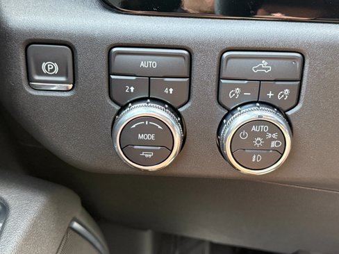 New 2026 GMC Sierra 1500 Elevation image 28