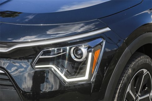 Used 2025 Kia Niro EX image 6
