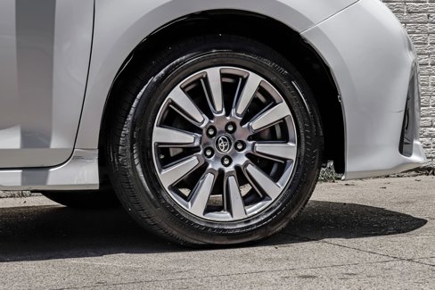 Used 2020 Toyota Sienna Limited Premium image 47