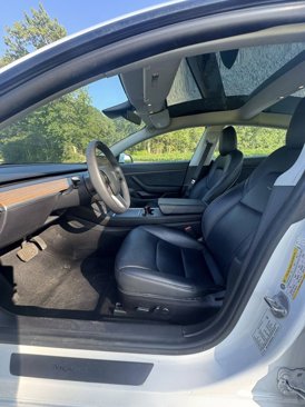 Used 2021 Tesla Model 3 Standard Range Plus image 8