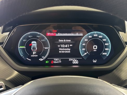 Used 2023 Audi e-tron GT Premium Plus image 37