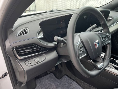 Used 2025 Buick Envista Sport Touring image 33